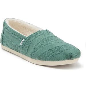 NWT Toms Alpargata fur-lined Sneakers